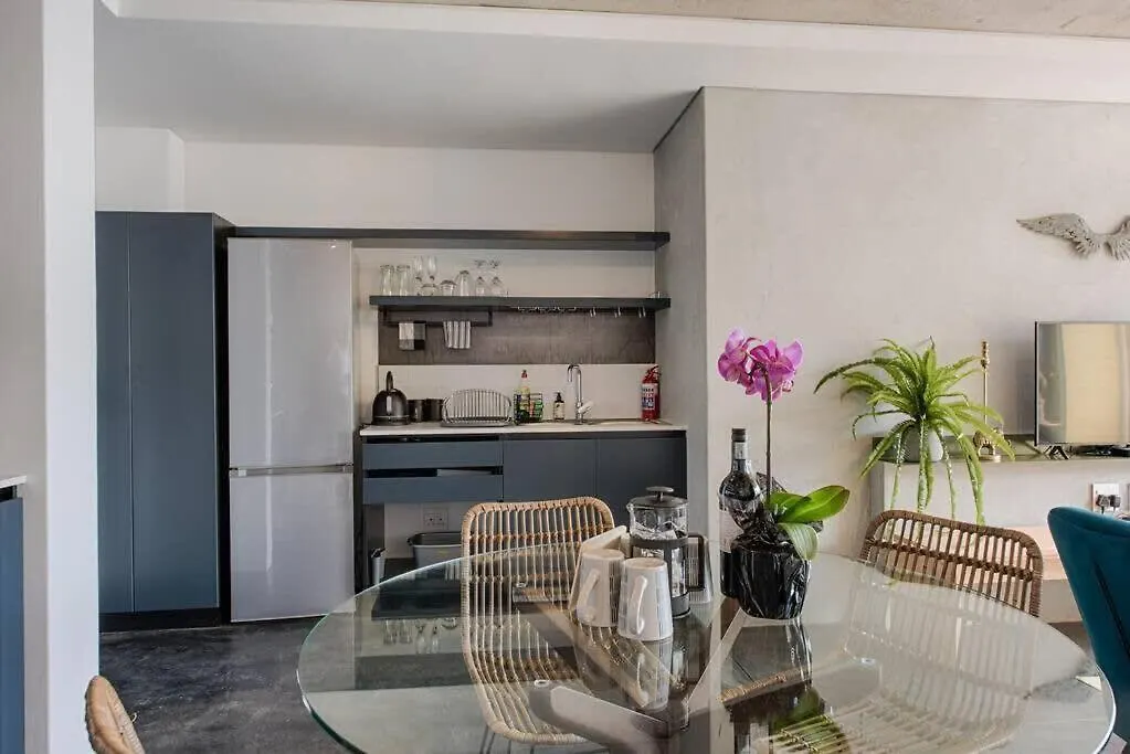 Spectacular Modern Apartment In Vibrant Bokaap Cape Town