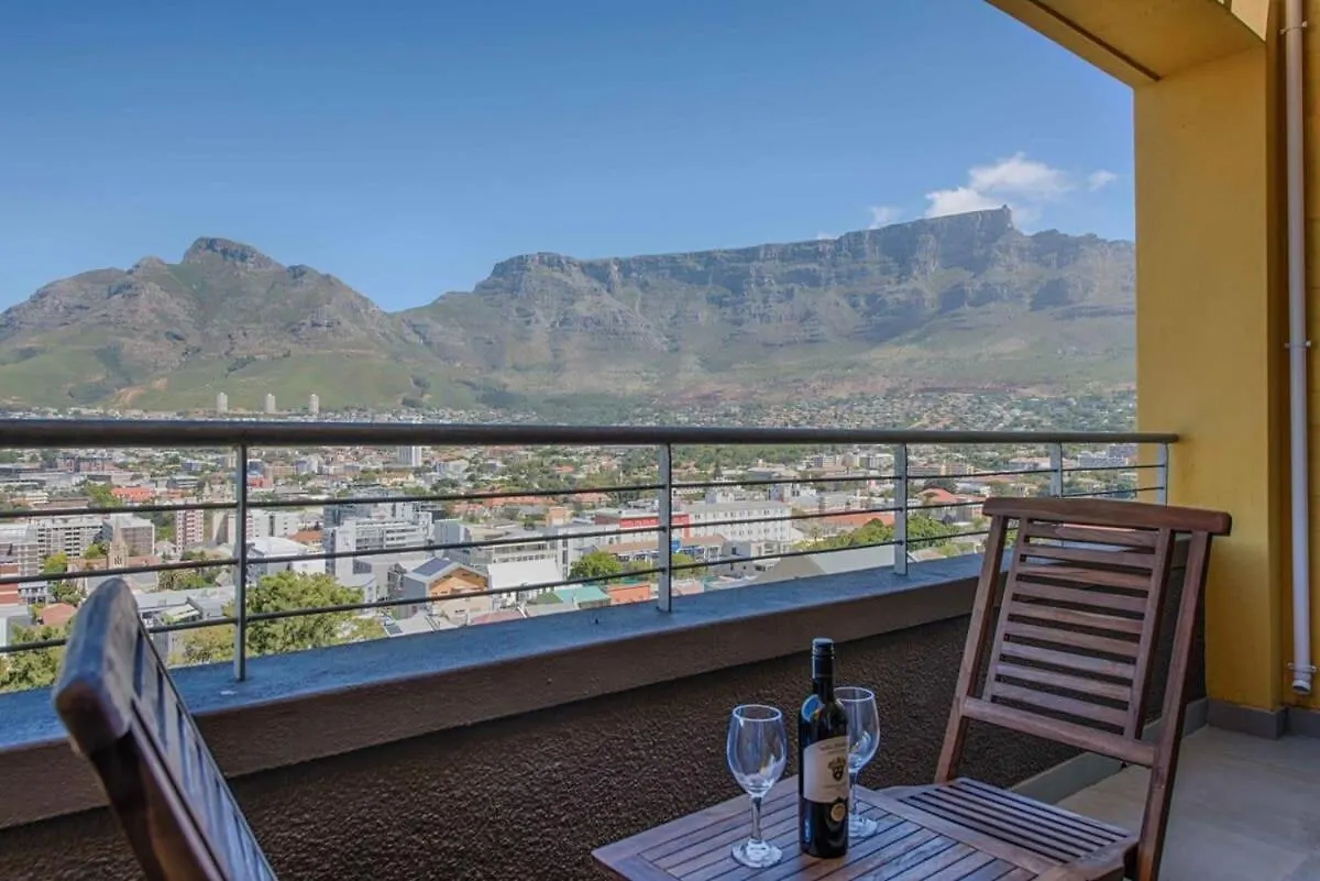 Spectacular Modern Apartment In Vibrant Bokaap Cape Town